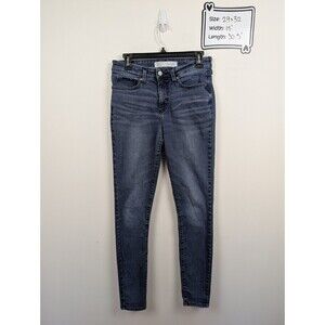 Signature By Levi Strauss Gold Label Totally Shaping Skinny Jeans 29x30 Actual